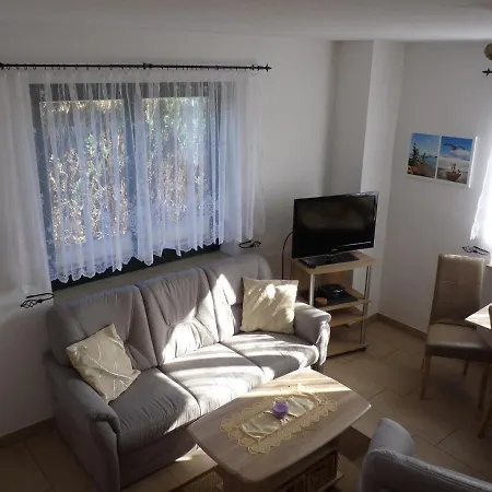 Apartment 1 Mittendrin